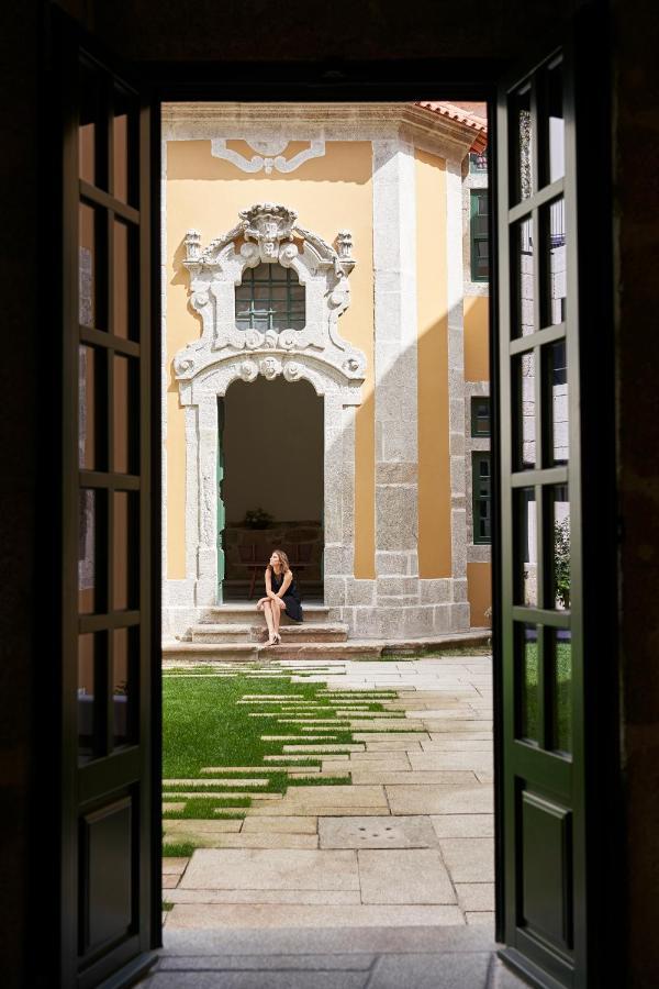 Portobay Flores Exteriér fotografie The courtyard of the museum